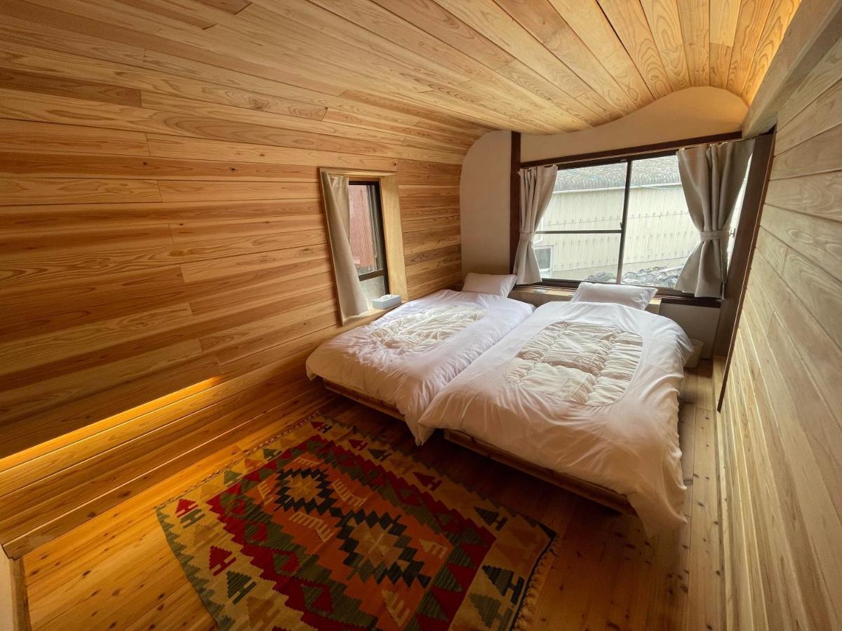 岡邸 Apartment Tonosho  Exterior photo
